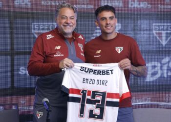 “Enzo Díaz Chega ao São Paulo com Ambição e Promessa de Adaptação Rápida”
