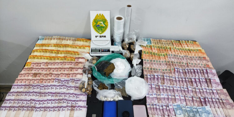 “Denúncia anônima ‘estraga a festa’ e PMPR desmantela ponto de tráfico em Guaratuba”