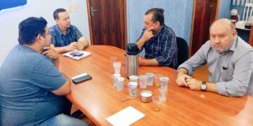 “Parcerias que Transformam: Presidente de Honra da UGAM, Vitor Hugo Burko, Lidera Reunião Estratégica para Fortalecer Associações de Moradores”