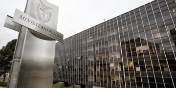 “O Vereador e o Rio: Um Caso de Poluição e Responsabilidade em Ampére”