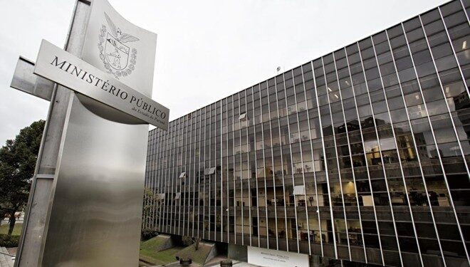 “O Vereador e o Rio: Um Caso de Poluição e Responsabilidade em Ampére”