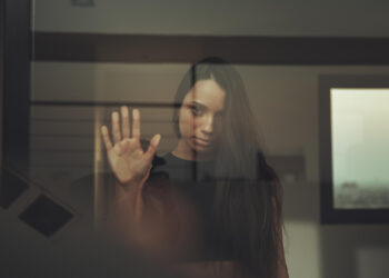 “O Jogo Sujo do Ex: Nova Tebas Entra na Dança Mortal da Violência Contra a Mulher”