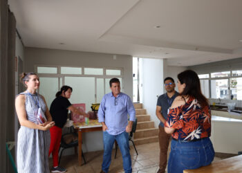 “Prefeito Denilson Baitala Aproxima-se das Histórias de Vida na Fundação Proteger”