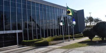 “Guarapuava Enfrenta Tempestade Financeira com Aumento do Guaracard”