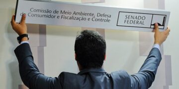 Senado Brasileiro: O Jogo das Cadeiras Mais Parecido com um Baile de Máscaras Político