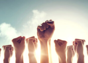 A Eleição do Conchavo: Como a Corrupção Elege e Trai o Brasil