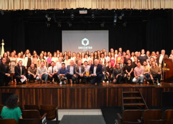 Unicentro Acolhe Novos Guardiões do Conhecimento: 84 Servidores Efetivos Reacendem a Chama da Educação