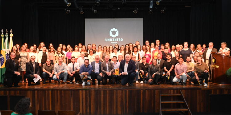 Unicentro Acolhe Novos Guardiões do Conhecimento: 84 Servidores Efetivos Reacendem a Chama da Educação