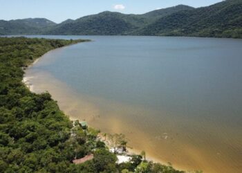 Paraíso Azul em Perigo: Lagoa do Peri de Florianópolis Perde Selo de Qualidade após Anos de Excelência