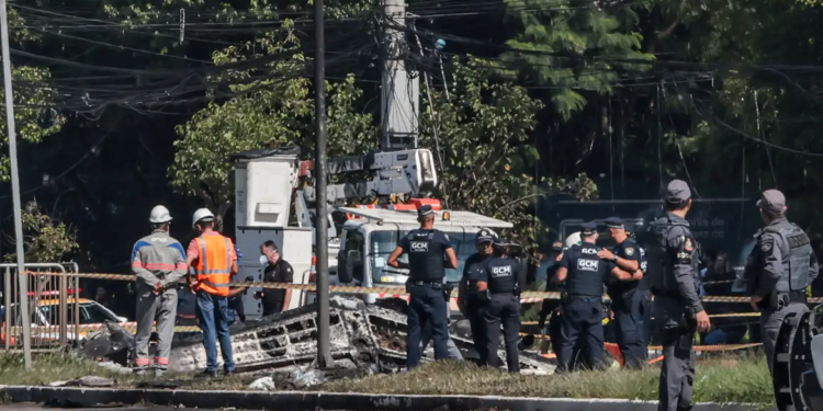 Tragédia no Céu de São Paulo: Avião Cai na Barra Funda, Deixando Dois Mortos e a Cidade em Choque