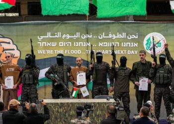 Hamas Adia Libertação de Reféns, Colocando em Risco Frágil Cessar-Fogo; IDF em Alerta Máximo