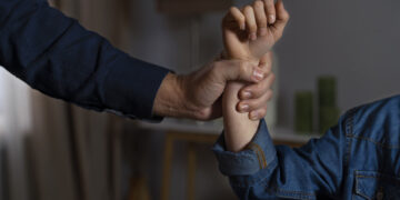 “O Copo que Transborda em Dor: Violência Doméstica Fere Mais uma Vida em Guarapuava”