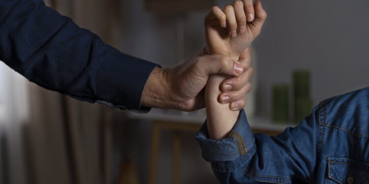 “O Copo que Transborda em Dor: Violência Doméstica Fere Mais uma Vida em Guarapuava”