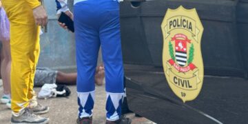 “O Trio dos Celulares Furtados: Ladrões Sem Ritmo no Carnaval de São Paulo”