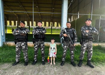 Blitz da Bondade: Polícia Militar de Guarapuava ‘Multa’ a Fome com Cestas Básicas e Brinquedos!