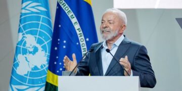 Cortina de Fumaça Populista: O Perigoso Debate Sobre o Fim da Escala 6×1 no Brasil