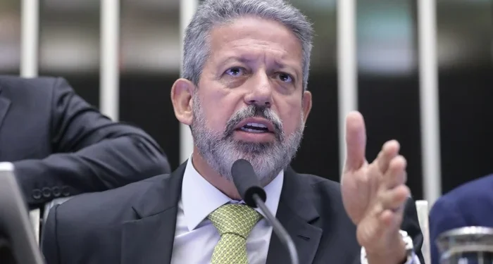 Sombra no Orçamento: Relatório da PF Cita Arthur Lira em Esquema de Emendas Milionárias