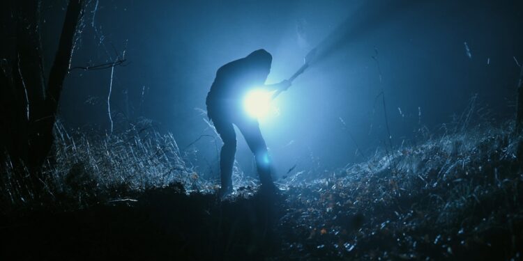 Esperança: A Luz Estratégica que Ilumina o Caminho em Meio à Escuridão