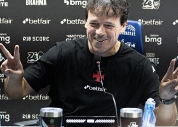 Vasco na Final: Diniz Celebra Classificação Histórica na Copa do Brasil