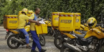 Correios à Beira do Abismo: Empréstimo Bilionário Tenta Estancar Sangria de Má Gestão e Corrupção