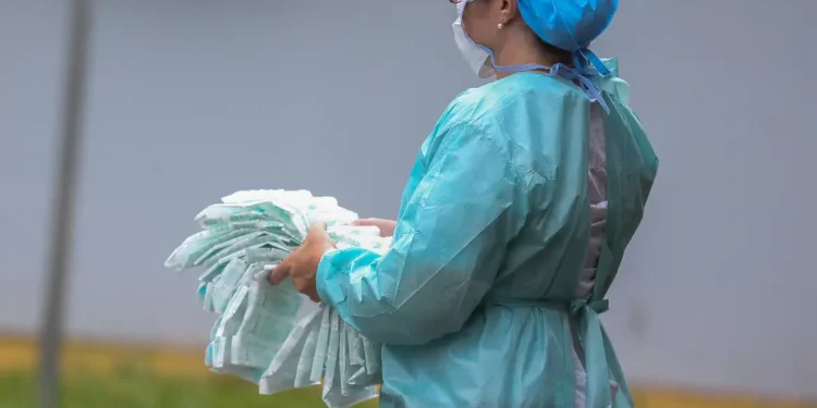 Vírus K no Brasil: Especialistas Pedem Calma, Mas Alerta para Vigilância Contínua