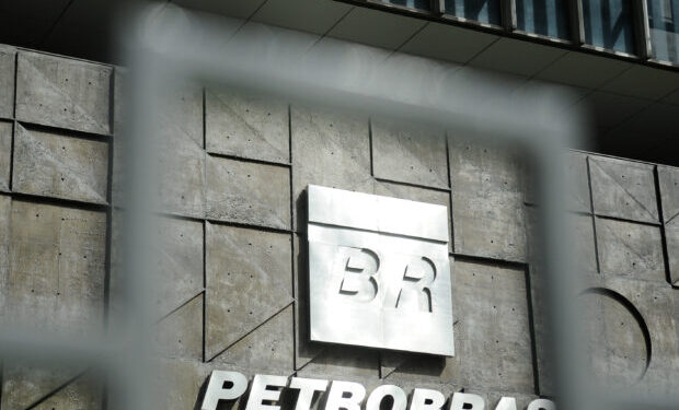 Combustível da Discórdia: Petrobras e Sindicatos em Reunião Decisiva para Estancar a Greve Nacional