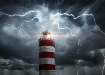 O Farol da Esperança: Como a Fé Sustenta a Vida em Meio às Incertezas