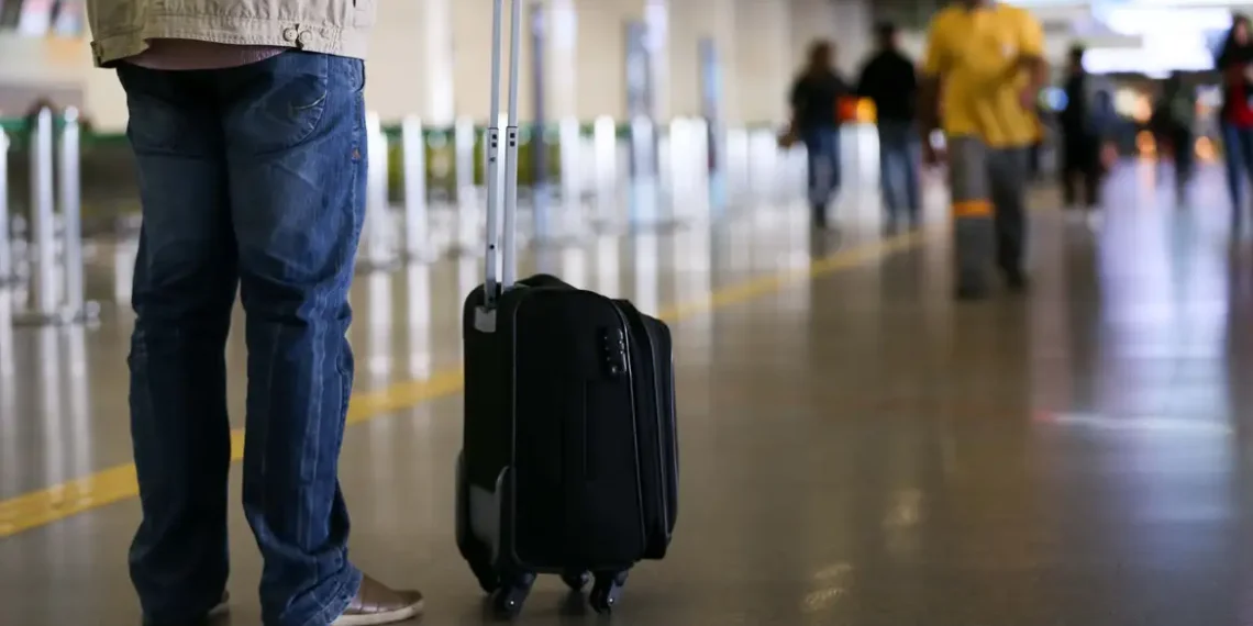 “Portas Fechadas: EUA Suspendem Vistos de Imigração para Brasil e 74 Países”