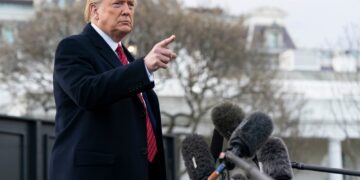 Teerã no “alvo” de Washington: Trump avalia opções militares e eleva tensão global