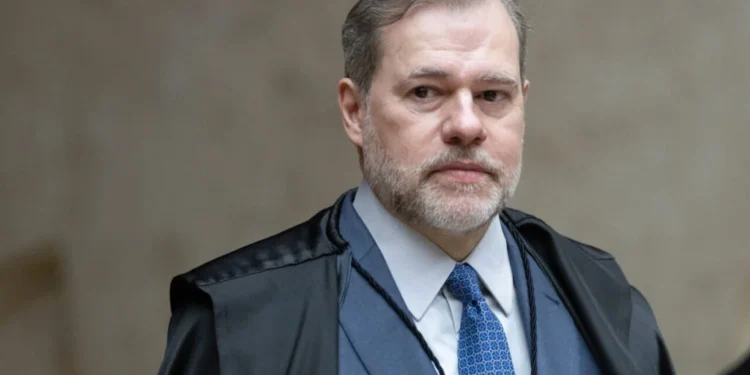 Fundo ligado a teia do caso Master apareceu em empresas de parentes de Toffoli, apontam registros