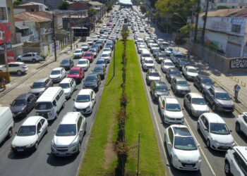 IPVA 2026 no Paraná começou na sexta(9): alíquota cai para 1,9% e imposto encolhe 45% no Paraná