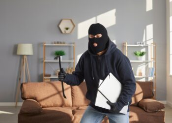 Mulher Recupera Notebook Sozinha e Fecha a Boca: Polícia Fica de Mãos Atadas em Guarapuava!