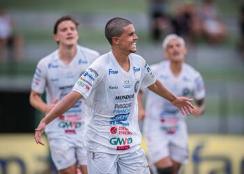 Cotia x Fantasminha: São Paulo e Operário chegam embalados e transformam a Copinha em jogo de “gente grande”