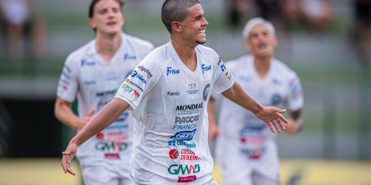 Cotia x Fantasminha: São Paulo e Operário chegam embalados e transformam a Copinha em jogo de “gente grande”