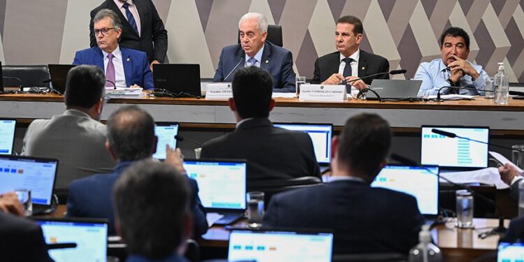 CCJ volta com “balaio quente”: 70 matérias prontas vão de plebiscito sobre aborto a redução da maioridade penal