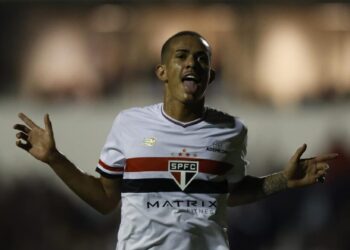 “Do meio da rua para a semifinal”: São Paulo bate Botafogo e segue vivo na Copinha