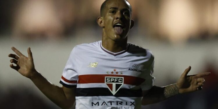 “Do meio da rua para a semifinal”: São Paulo bate Botafogo e segue vivo na Copinha