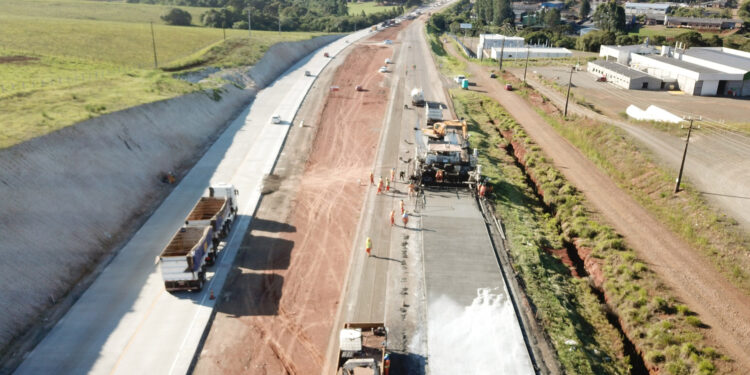 PRC-466 entra na reta final: duplicação em concreto entre Palmeirinha e Guarapuava atinge 93%