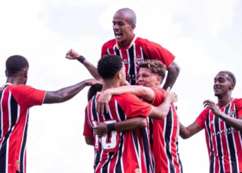 Quarteto Paulista Carimba Passaporte na Copinha: Santos, São Paulo, Bragantino e Portuguesa Avançam