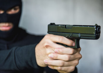 Massacre em Barbearia: Dois Criminosos Disparam 31 Tiros e Deixam Quatro Mortos em Jaboatão dos Guararapes!