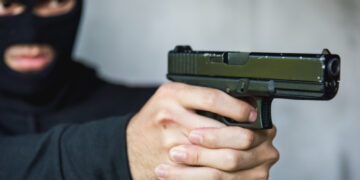 Massacre em Barbearia: Dois Criminosos Disparam 31 Tiros e Deixam Quatro Mortos em Jaboatão dos Guararapes!